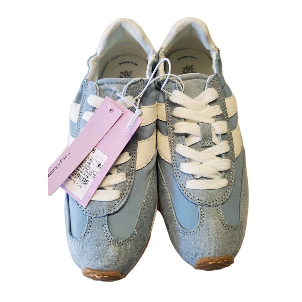 Women’s Axel Sneakers with Memory Foam Insole - Wild Fable - Picture 5 of 7